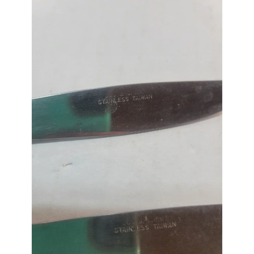 Vintage Geo S‎ Leiner Co Stainless Taiwan Rose Floral Dinner Knives Set of 2